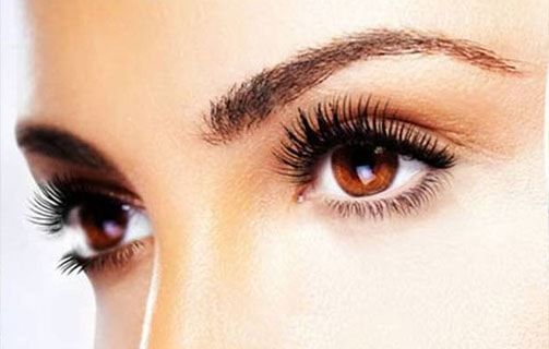 Tattoo φρυδιού με τη μέθοδο «τρίχα-τρίχα»